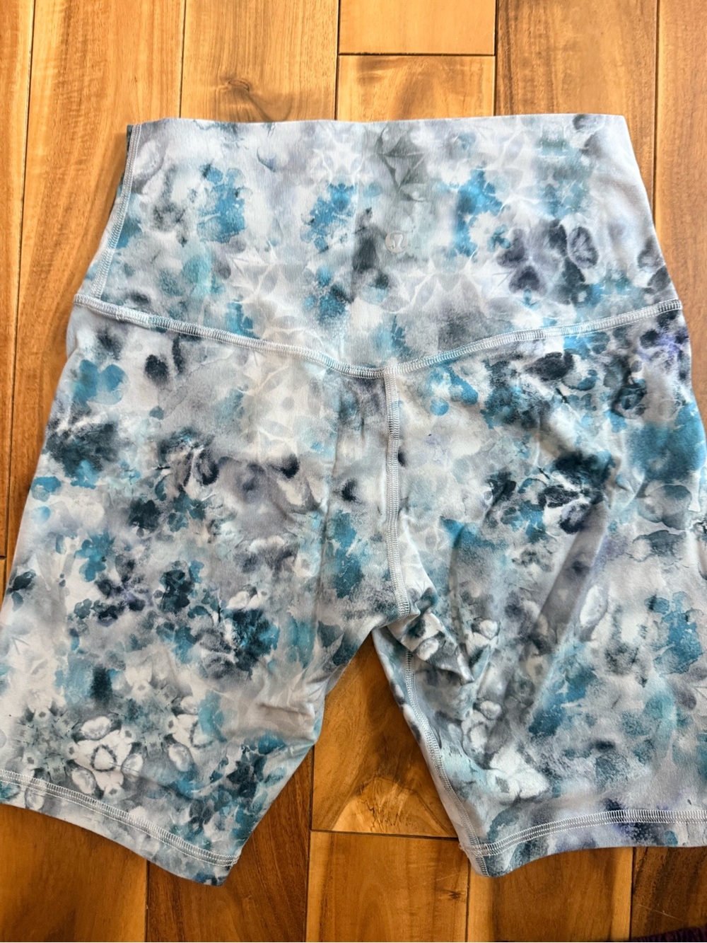 lululemon athletica Blue Gray Tie-Dye Bike Shorts
